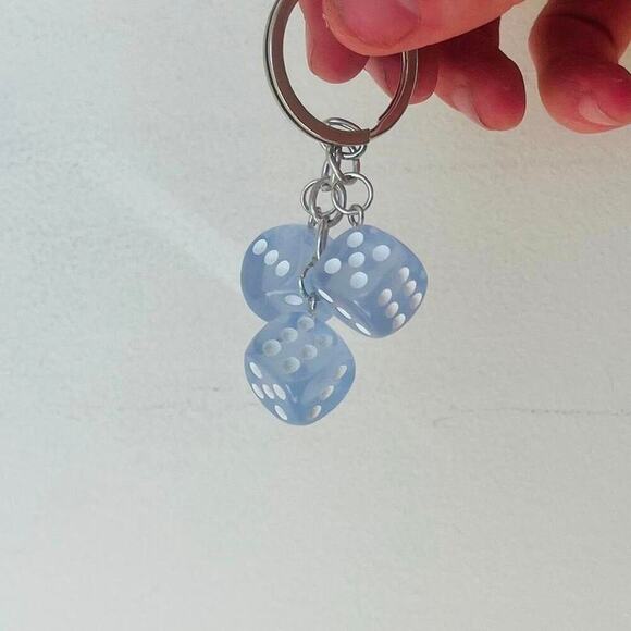 Y2k 2000s vintage style light blue dice key chain - Picture 6 of 6